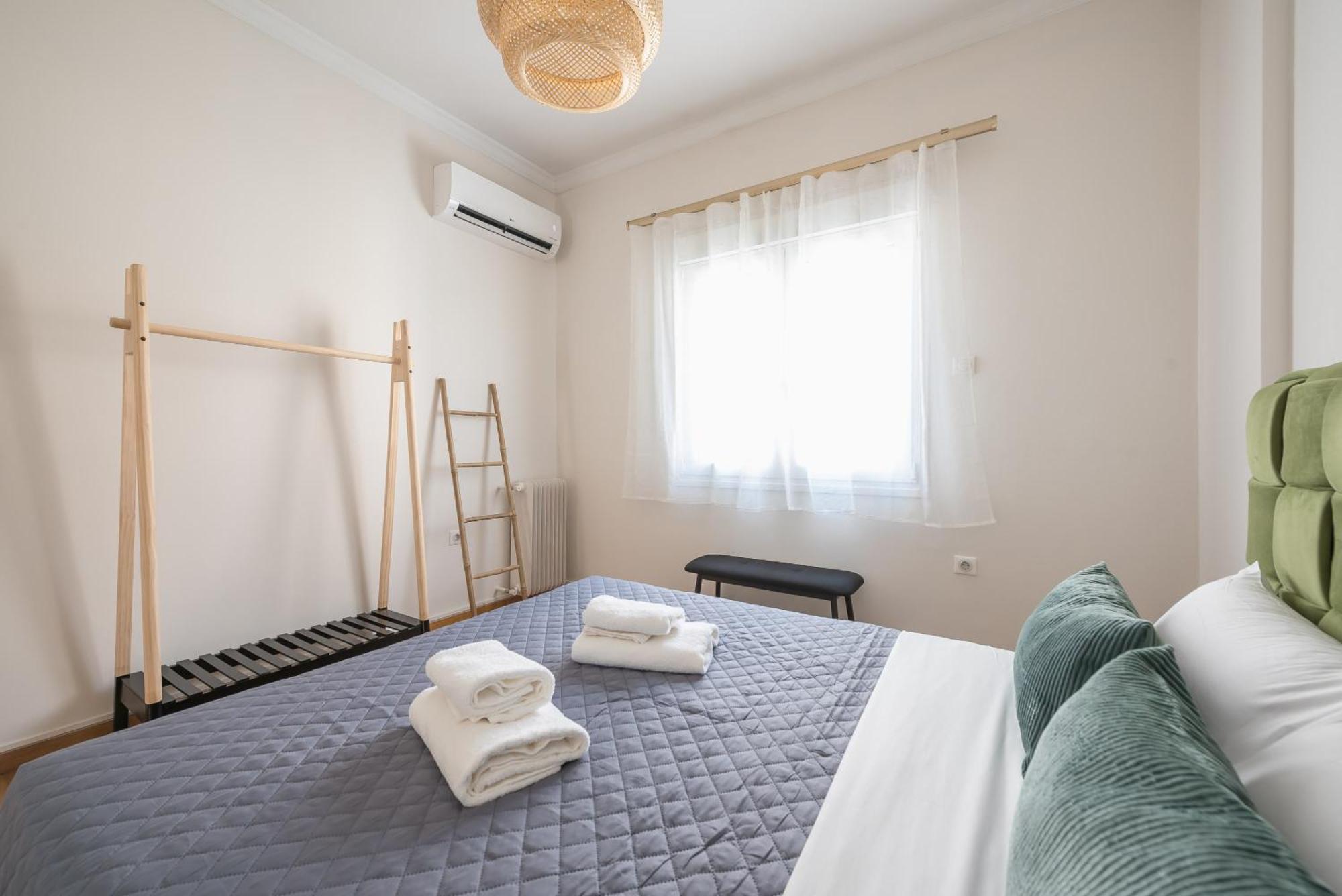 Stylish 2 Bd Urban Retreat Near Panormou Metro Apartment เอเธนส์ ภายนอก รูปภาพ